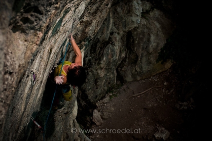 Barbara Raudner - Barbara Raudner repeating Indotimes 8b+, Höllental, Austria