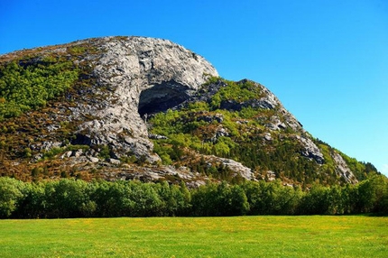 Flatanger - Hanshellern, alias la falesia di Flatanger in Norvegia