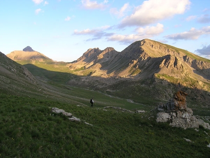 Aiguilles du Vallonasso (Ubaye, Francia) - Praterie solcate dal Rouchouse