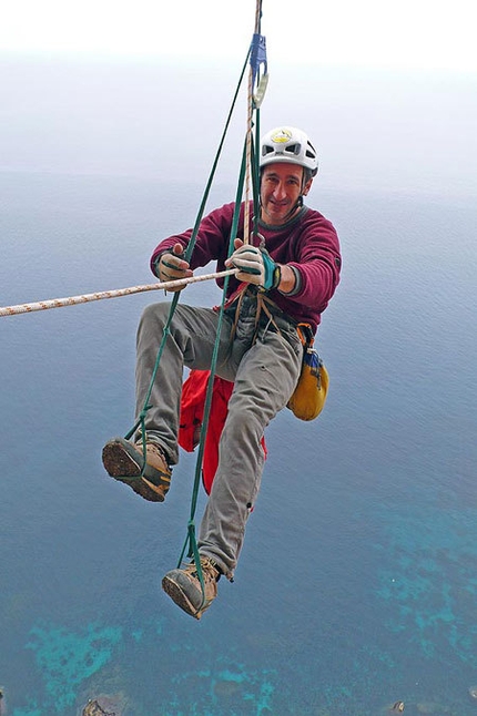 Fatti non foste Monte Gallo - Fatti non foste: Maurizio Oviglia sulle jumar nel vuoto marino più assoluto.