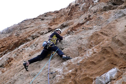 Kaos Monte Gallo - Kaos: Luca Giupponi forging new ground on the 7th pitch. Photo Rolando Larcher.