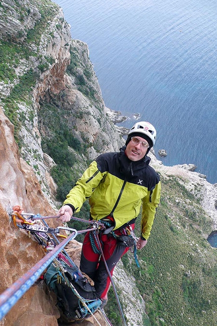 Kaos Monte Gallo - Kaos: Hot Sicily! Rolando Larcher belaying on Kaos. Photo Luca Giupponi.