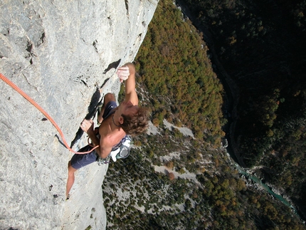 Rêve de Fer Gorges du Verdon - Nicholas Hobley climbing 'Rêve de Fer', Verdon Gorge