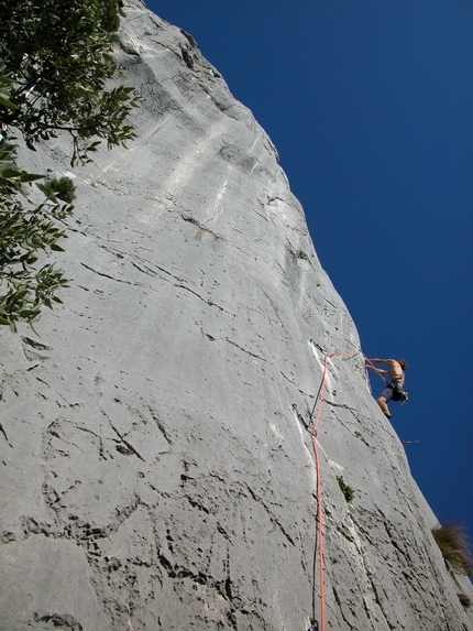 Rêve de Fer Gorges du Verdon - Nicholas Hobley climbing 'Rêve de Fer', Verdon Gorge
