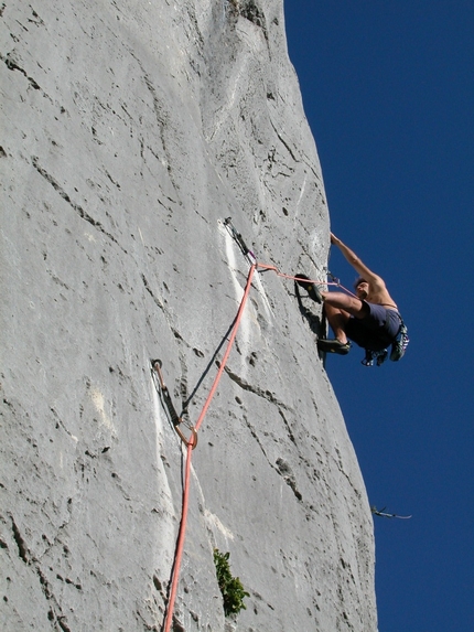Rêve de Fer Gorges du Verdon - Nicholas Hobley climbing 'Rêve de Fer', Verdon Gorge