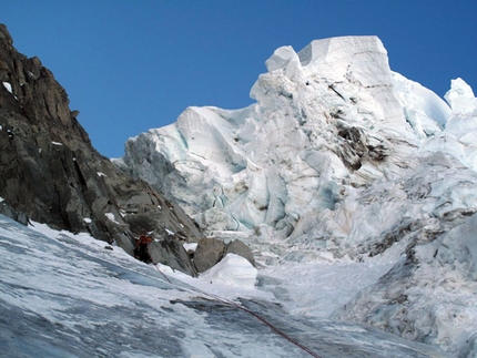 Goulotte Nord - Dente del Gigante Dente del Gigante - Goulotte Nord - Dente del Gigante: L'ambiente che si attraversa nell'avvicinamento (arch. E. Bonino)