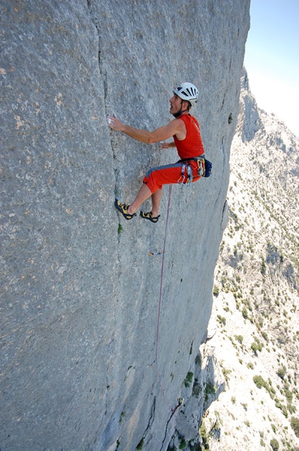 Umbras Punta Cusidore - Umbras: 5° tiro: finale in fessura all round  (ph M. Oviglia)