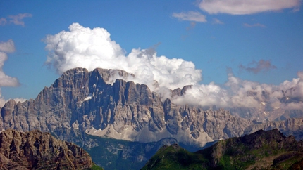 Opus Pocus Piz Seràuta - Opus Pocus: Vista dal Piz Serata sul Civetta.