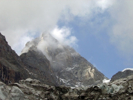 La Memoire du Glacier Zoccolo dell’Eveque - La Memoire du Glacier: parete Est delle Grandes Jorasses (arch. E. Bonfanti)