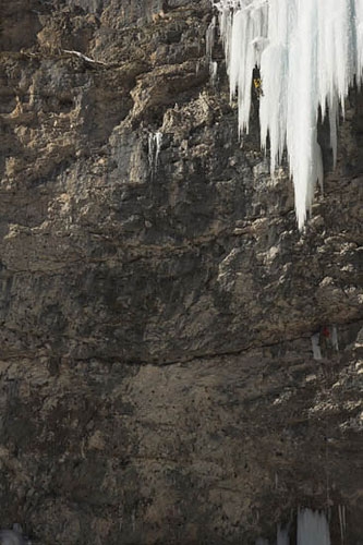 Illuminati Vallunga, Selva di Val Gardena - Illuminati: Albert Leichtfried climbing Illuminati M11+/WI6+. Photo Hermann Erber