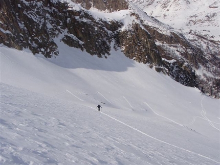 Tour scialpinistico Ficazza - Tour scialpinistico Ficazza: Salendo verso il Cercen