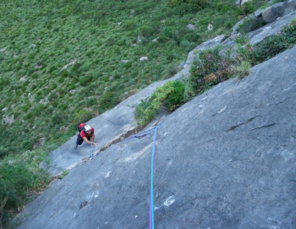 Vento d'estate Monte Gallo - Vento d'estate: M. Flaccavento in arrampicata sul secondo tiro