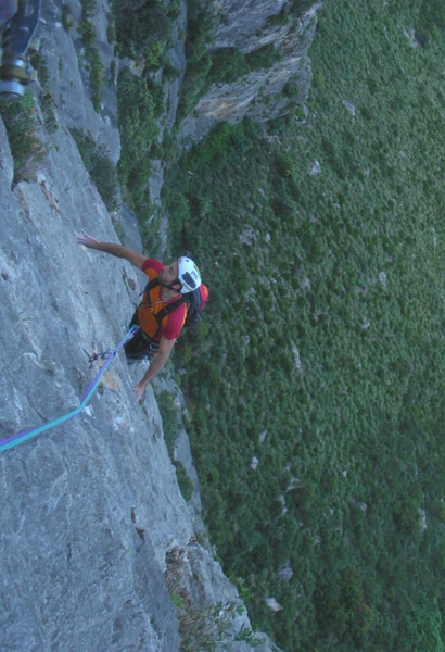 Vento d'estate Monte Gallo - Vento d'estate: M. Flaccavento in arrampicata sul quarto tiro