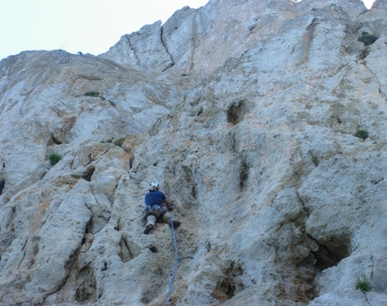 Vento d'estate Monte Gallo - Vento d'estate: G. Iurato in arrampicata sul penultimo tiro