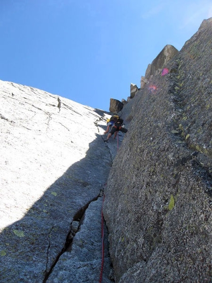 Nostradamus Aiguille des Pélerins - Nostradamus: Il grande diedro che conduce in vetta (foto Giglio)