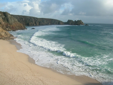 Cornwall cliff collapse