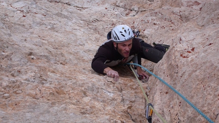 AlexAnna Punta Penia - AlexAnna: Tiziano Buccella sul 10° tiro di AlexAnna (ph arch. R. Larcher)