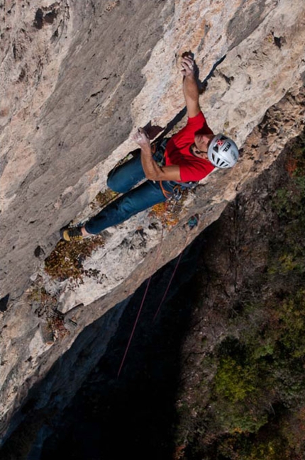 Ne Veden Parete di Sardagna - Scudo degli Accademici - Ne Veden: Rolando Larcher su Se Veden, Parete di Sardagna (ph GP Calzà) Ne Veden Parete di Sardagna - Scudo degli Accademici - Ne Veden: Rolando Larcher su Se Veden, Parete di Sardagna (ph GP Calzà)