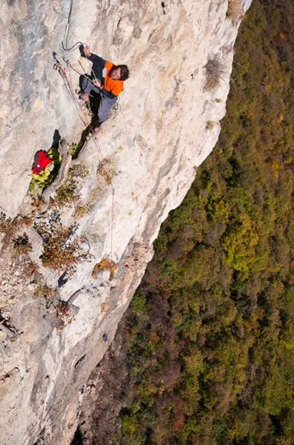Ne Veden Parete di Sardagna - Scudo degli Accademici - Ne Veden: Lino Celva su Se Veden, Parete di Sardagna (ph GP Calzà) Ne Veden Parete di Sardagna - Scudo degli Accademici - Ne Veden: Lino Celva su Se Veden, Parete di Sardagna (ph GP Calzà)