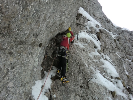 Questo Gioco Di Fantasmi Cimon di Palantina - Questo Gioco Di Fantasmi: Questo Gioco Di Fantasmi, primi salitori: Barry Bona e Peter Moser (Cimon di Palantina 2190m, Gruppo Col Nudo - Cavallo) arch. B. Bona