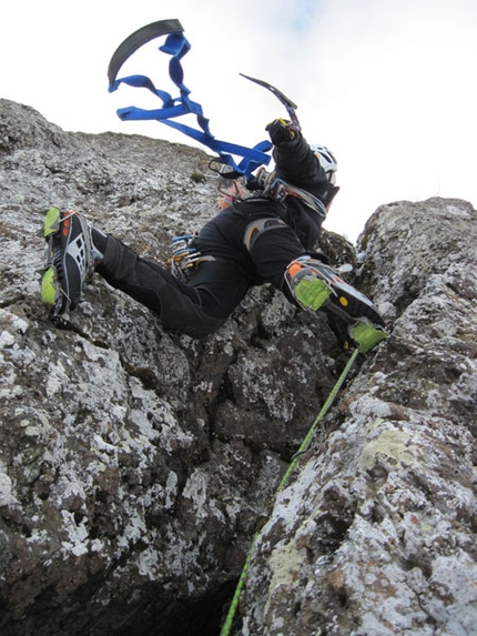 Superpsyco Monte Pennino, antecima del Monte Penna - Superpsyco: Stefano Righetti su Psyco, Monte Pennino (ph Davide Chiesa)