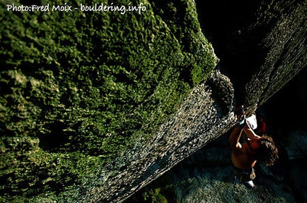 Didier Berthod - Didier Berthod climbing Greenspit, Valle dell'Orco.