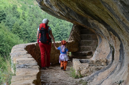 Eremo di San Bartolomeo in Legio dalla Valle Giumentina