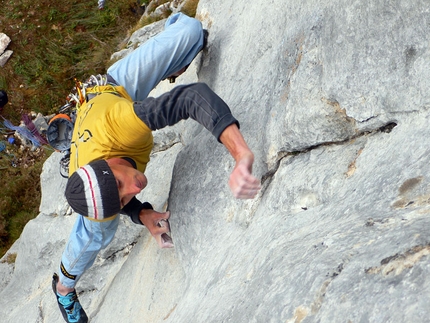 Shakti Monte Coppolo - Shakti: Riccardo Scarian su L1 di Shakti 8b+/8c, Picco delle Aquile, M.te Coppolo, Valnuvola (ph Giampaolo Corona)