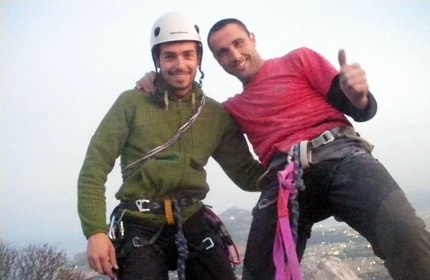 Stella di periferia Monte Gallo - Stella di periferia: Giuseppe Barbagallo e Massimo Flaccavento in cima alla Punta Baloo dopo aver aperto Stella di Periferia - Punta Baloo, Monte Gallo, Palermo (ph. Flaccavento-Barbagallo)