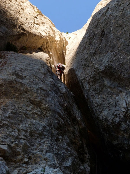 Via del gran diedro Prima Lacrima - Ilk gözyaşı - Via del gran diedro: In apertura sulla via Del Gran Diedro, Prima Lacrima, Turchia (archivio S. Zaleri)