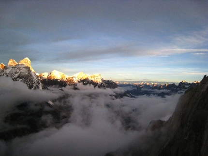 Bhagirathi III e IV, Garhwal, Himalaya, India - Su Il seme della follia... (fa l'albero della saggezza) aperta nel settembre del 2011 da daniele Nardi e Roberto Delle Monache sul Bhagirathi.