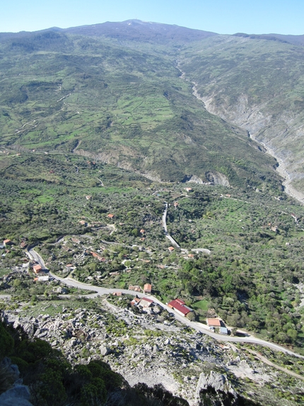 Il Paradiso all'improvviso Rocca Calanna - Il Paradiso all'improvviso: Monte Soro dalla cima di Rocca Calanna
