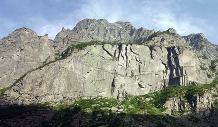 I migliori anni della nostra vita Parete Trono di Osiride - I migliori anni della nostra vita: Veduta della Parete del Trono di Osiride, Vallone di Sea (arch. E. Bonfanti))