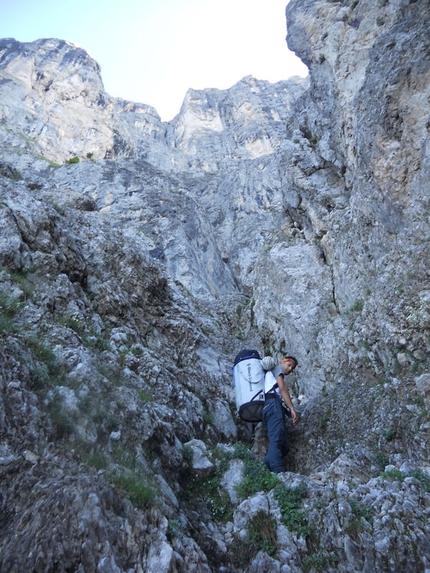 Pilastro Parmenide Cima dell’Auta Orientale - Pilastro Parmenide: ullo zoccolo del Pilastro Parmenide nel 2012 (foto Stefano Valsecchi)