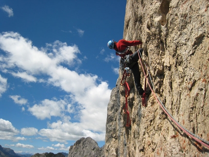 Pilastro Parmenide Cima dell’Auta Orientale - Pilastro Parmenide: Giorgio Travaglia in apertura del 6 tiro del Pilastro Parmenide nel 2010 (foto Stefano Valsecchi)