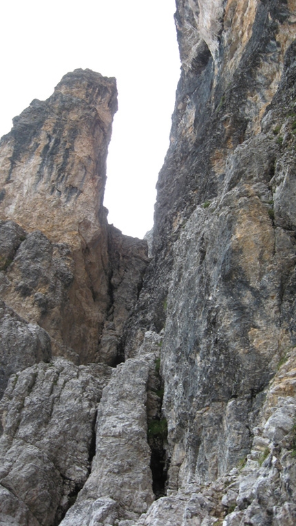 Sogno infinito Pilastro di Spescia, Sasso delle Dieci, Punta 2400m - Sogno infinito: Il canale con la Torre Staccata