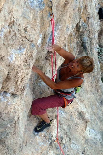 Kalymnos - Nicoletta Costi climbing Paris Texas 7c, Odyssey, Kalymnos