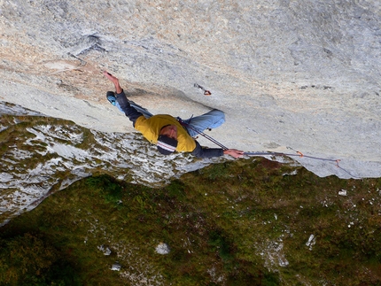 Shakti, Valnuvola - Riccardo Scarian su L2 di Shakti 8b+/8c, Picco delle Aquile, M.te Coppolo, Valnuvola