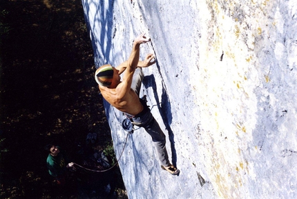 Alessandro Jolly Lamberti - Alessandro Jolly Lamberti in 2004 repeating Bain de Sang 9a at Saint Loup in Switzerland.