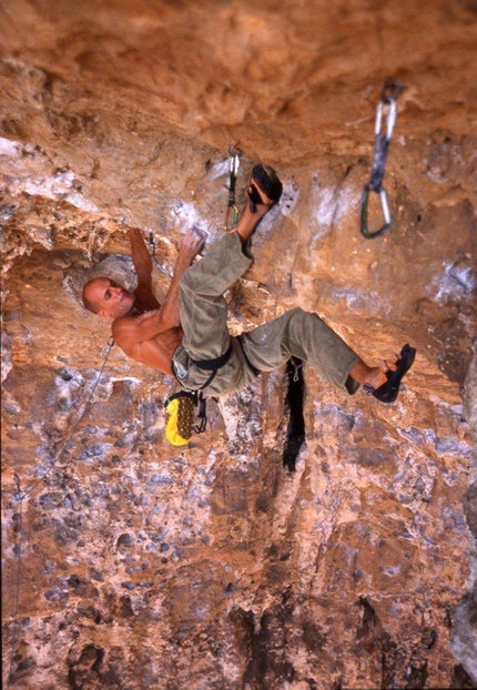 Alessandro Jolly Lamberti - Alessandro Jolly Lamberti climbing at Sperlonga