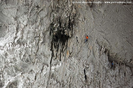 Rock Petzl Trip - Gétû, China - Chris Sharma and Dani Andrada on Corazon de Ensueno, Grand Arch, Gétû Valley, China