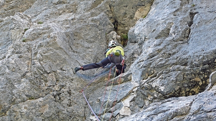 Fisioterapia d'urto Cima Dagnola - Fisioterapia d'urto: Luca Giupponi in apertura sul primo tiro (archivio R. Larcher, L. Giupponi)