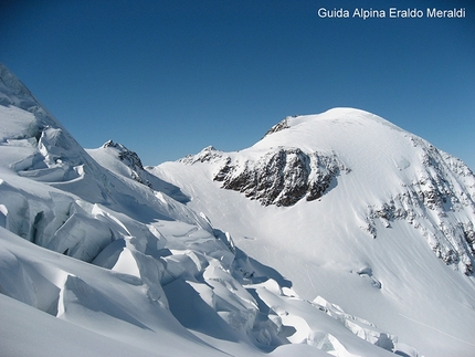 Cevedale - Cevedale: seraccate lungo la salita al Monte Cevedale, a dx il M.Pasquale