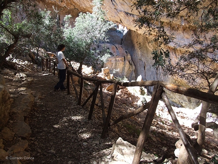 Tiscali - the Nuragic village - Tiscali - the Nuragic village: Visiting the village of Tiscali © Corrado Conca