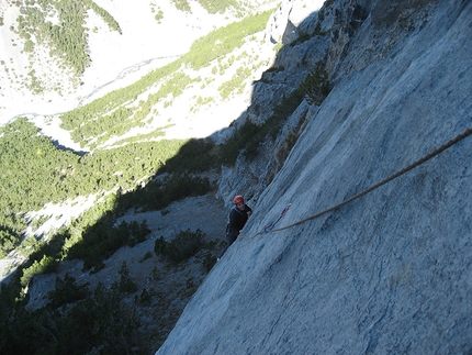 Gli svizzeri di qua Parete Mora - Gli svizzeri di qua: Gli svizzeri di qua: Luca Martinelli sul secondo tiro