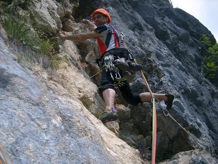 Motorhead Parete di Enego (Est) - Motorhead: Sul secondo tiro di Motorhead (7b max, 6b obblig, 245m, Ermes Bergamaschi, Mario Carollo) Parete di Enego, Valsugana