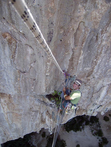 Millennium Bug - Day 2, the impressime abseil down the static ropes.