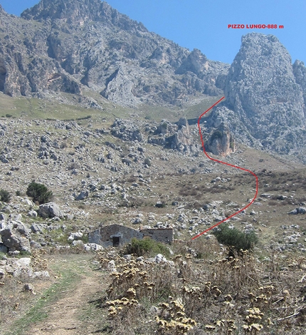 Leggende di paese Pizzo Lungo - Monti di Calamigna - Leggende di paese: L'avvicinamento verso il Pizzo Lungo (Monti di Calamigna) Sicilia