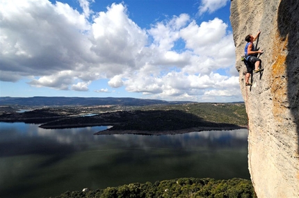 Sesta edizione del meeting L'acqua e la roccia a Roccadoria Monteleone (Sardegna)