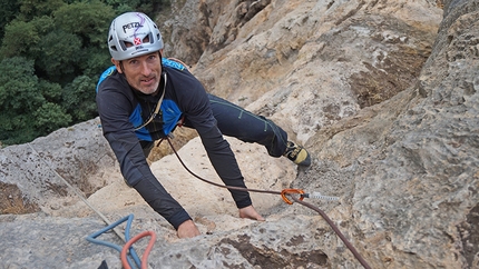 Benvenuti al Sud U' Piscione, Monte Pertuso - Benvenuti al Sud: Benvenuti al Sud:  Rolando Larcher climbing pitch 6